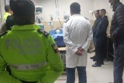 El suboficial Alberto Gómez quedó hospitalizado, bajo observación médica.