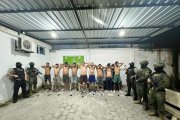 El grupo de sospechosos detenidos en el norte de la provincia manabita.