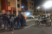 Vecinos del inmueble de la avenida Los Chasquis y calle Blanca Ron no comprendían lo ocurrido.
