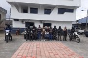 Manabí: Los sorprendieron encaletando droga en dos vehículos