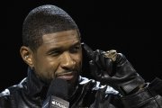 Usher, la estrella del medio tiempo del Super Bowl.