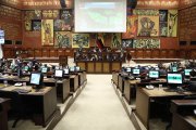 Expertos en derecho opinan que una propuesta es inconstitucional y que podría facilitar la impunidad en los casos de corrupción.