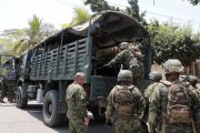 Los militares están en las calles por el estado de excepción.