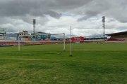 El mal estado de la cancha hizo que deje de ser sede del Deportivo Cuenca. Ya se trabaja en dos fases de su recuperación.