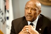 Louis Gossett Jr. fue una estrena estadounidense de cine y televisión.