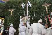 El acto del descenso del cuerpo de Jesús toma al menos un par de horas, debido a la solemnidad con la que se realiza.