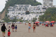 Baja afluencia de turistas en los balnearios de Esmeraldas.
