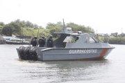 Uniformados del Comando de Guardacostas realizan patrullajes en el Golfo de Guayaquil.