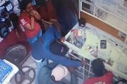 Los rateros amenazaron a la cajera y se llevaron la mercadería.