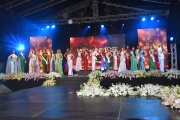 Las diez concursantes por ser Reina de Machala y las aspirantes a la corona nacional.