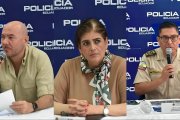 El Ministro de Defensa Giancarlo Loffredo, la Ministra del Interior Mónica Palencia y el Comandante Gral. César Zapata, en la rueda de prensa