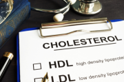 El colesterol es una enfermedad cadiovascular.