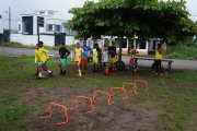 La cancha rústica de Huracán, en el sector Valle Alto, en Quinindé, guarda aún los sueños de niños y jóvenes.