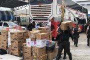 Varias cajas con mercadería sin documentos fueron incautadas por agentes policiales.