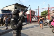 Hallaron armas en un sector del Trinipuerto, en Guayaquil.