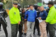 Cristian Mendoza fue entregado por la policía de Ecuador a la de Colombia en el Puente Internacional Rumichaca.