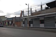 El comerciante llega al local donde lo esperaban dos dependientes, cuando fueron sorprendidos por sujetos armados.