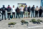 Entre los 14 detenidos estaban cuatro miembros de las Fuerzas Armadas de Ecuador.