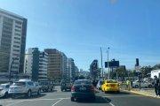 La falta de semáforos ocasionó congestionamientos vehiculares en avenidas principales de Quito.