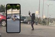 Se han vuelto virales en redes sociales videos de ciudadanos dirigiendo el tráfico en las calles