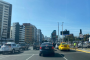 La falta de semáforos ocasionó congestionamientos vehiculares en avenidas principales de Quito.