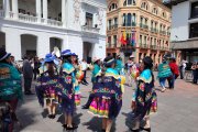 El baile durante la jocha en la Plaza Grande en el centro de Quito.