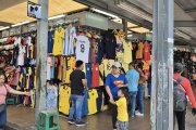 Los comerciantes de la Bahía advirtieron que un día antes del partido entre Ecuador y Bolivia aún no se vende lo esperado