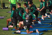 Los seleccionados bolivianos entrenaron en La Paz para el duelo ante Paraguay.