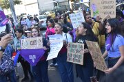 Varias mujeres manifestaron por el 25N en Quito.