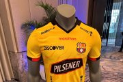 Barcelona presentó la camiseta que usará en la temporada 2025