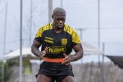 Felipe Caicedo ha entrenado con normalidad en la pretemporada de Barcelona