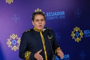 Víctor Araus anunció polémicas propuestas en el debate presidencial.