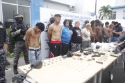 13 personas fueron detenidas durante este operativo.