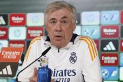 MADRID, 24/01/2025.- El entrenador del Real Madrid, Carlo Ancelotti, durante la rueda de prensa posterior al entrenamiento realizado este viernes en la Ciudad Deportiva de Valdebebas, donde el equipo prepara el partido de Liga que les enfrenta mañana al Real Valladolid. EFE/J.P. Gandul