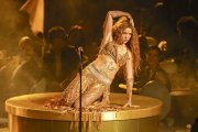 Shakira regresó al escenario de los Grammy por primera vez desde 2007 y cautivó a la audiencia con su tema 'Ojos así'.