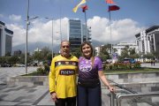 Leonel y Carolina Aumala, padre e hija, hinchas de Barcelona SC.