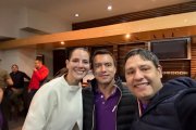 Mauricio Lizcano, exministro de Comunicaciones de Colombia junto a Daniel Noboa y Lavinia Valbonesi.