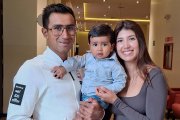 Jhonatan Narváez con su esposa Génesis Rodríguez y el pequeño Lucas.