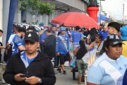 Los hinchas llegaron en gran número desde temprano al estadio George Capwell, sede de la Explosión Azul 2025.