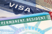 Conoce los requisitos para obtener tu green card.