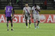 Los jugadores de El Nacional salieron frustrados tras caer en casa en el duelo por Copa Libertadores.