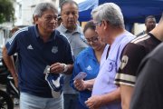El candidato Roberto Gilber (der.), de una de las listas participantes en Emelec.
