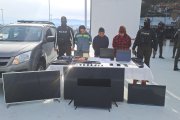 Dos hombres y una mujer serían parte de una banda de asaltantes en Quito.
