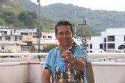 Máximo Escaleras es un cantante ecuatoriano