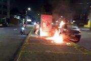 El vídeo de la quema del auto circuló en redes sociales