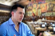 La Asamblea cuestiona la legalidad de la participación de Daniel Noboa en la contienda electoral.