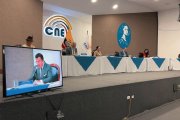 Celulares prohibidos durante elecciones de 2025 en Ecuador, por disposición del CNE.