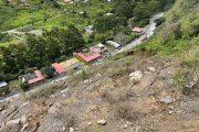 Sector Nangora en peligro por un gran deslizamiento de tierra.