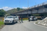 Un cadáver fue colgado en un puente de Daule, en Guayas.
