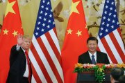 Imagen de archivo de 2017 que muestra al expresidente de Estados Unidos, Donald J. Trump (izq.), junto al presidente de China, Xi Jinping (der.).
